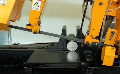 容县数控带锯床自动送料精度会出现偏差吗? 容县数控带锯床自动送料精度会出现偏差吗?