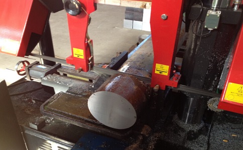 容县卧式带锯床加工时出现明显振荡如何排查？